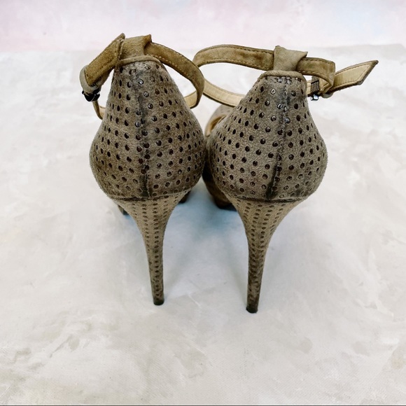 Guess strap platforms in size 8 - Picture 5 of 8